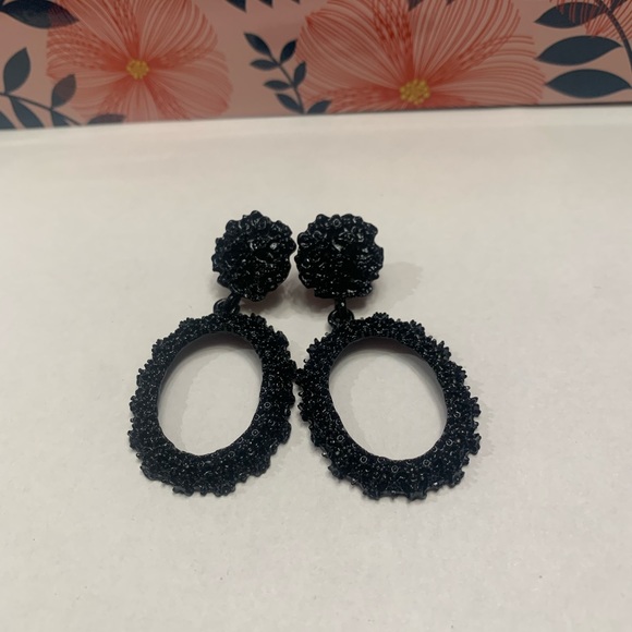 Jewelry - Black dangling studs